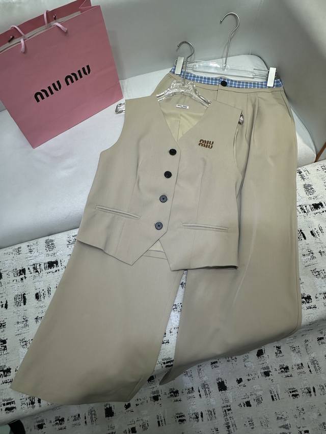 miumi* 25Ss New Vest Trousers Suit Leather Letter Embroidery Decoration Stitc