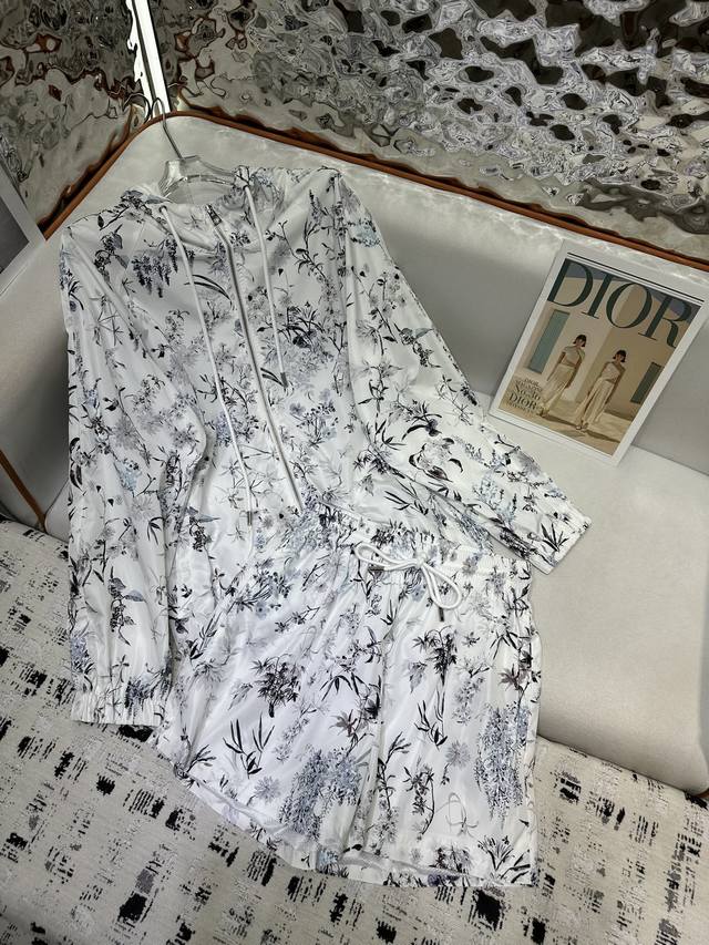 dior Printed Hooded Sun Protection Jacket + Shorts Set With Delicate Texture