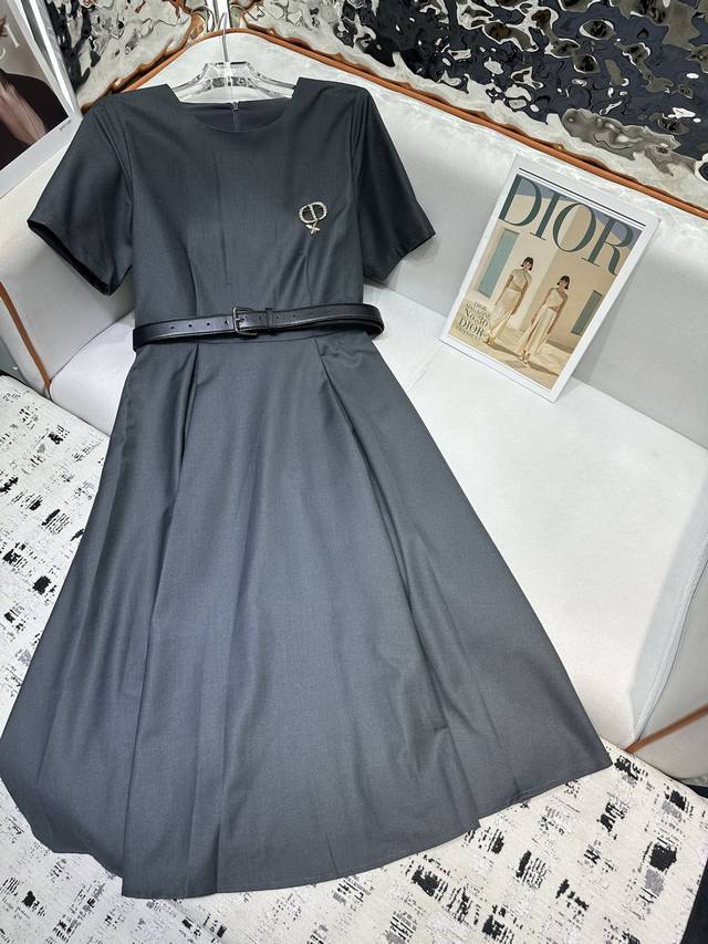 dio* 25Ss New Round Neck Short-Sleeved Dress Cd Badge Decoration With Belt Hi