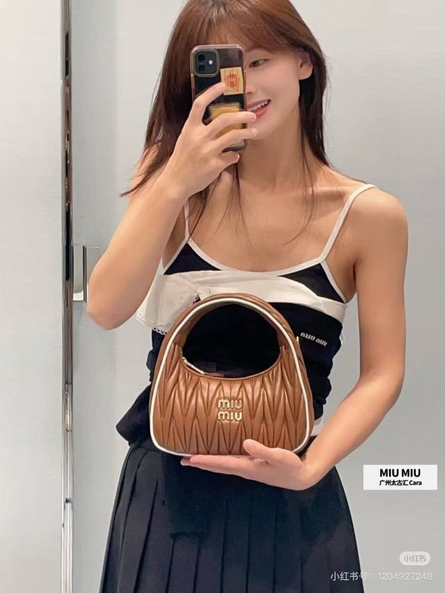 miu*25New Contrast Color One-Piece Swimsuit With Open Back Design. Super Hot