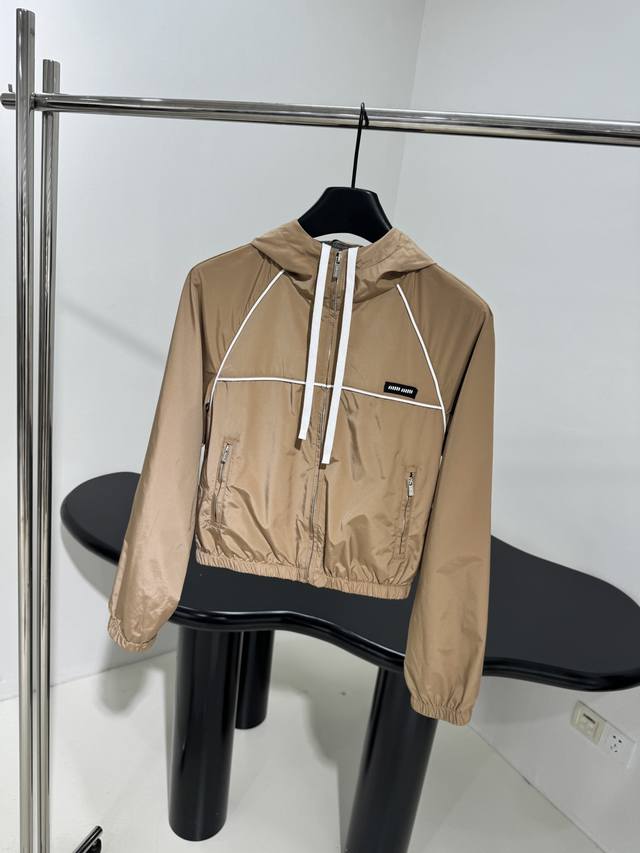 New Arrival Poplin Jacket Embroidered Logo Contrast Stitching Grey Mesh Lining E
