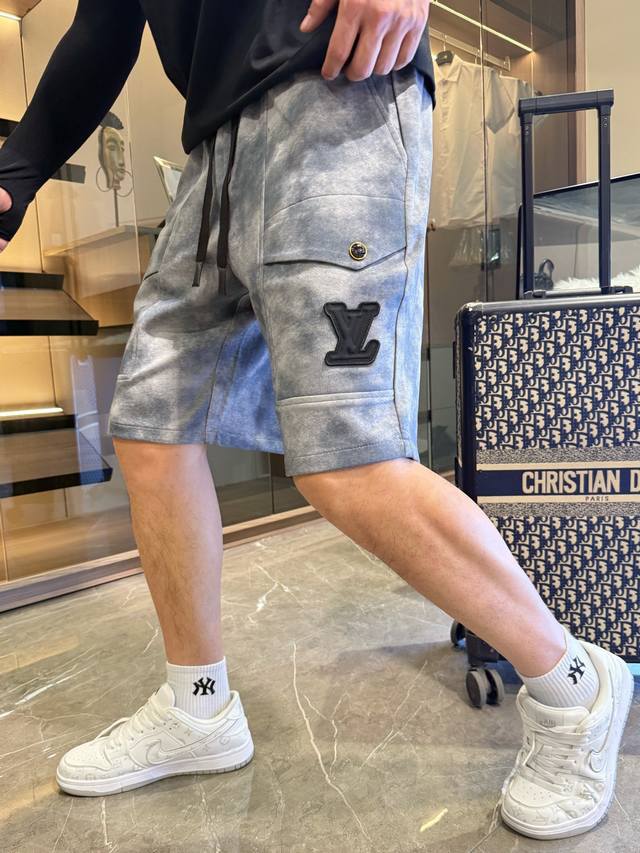 lv Three Complete Labels 2025 Summer New Men's Casual Shorts High-End Custom