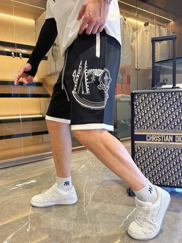 Moncler Three Standards Are Complete. 2025 Summer New Men's Casual Shorts. High-