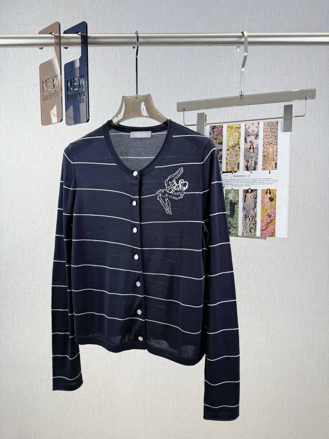 er Seagull Jacquard Cardigan 65% Tencel 12% Acetate 18% Wool 5% Silk Classic