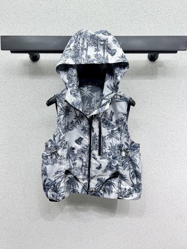 d's Series Of Butterfly Jacquard Vest Jackets. The Jacquard Version Is Great.