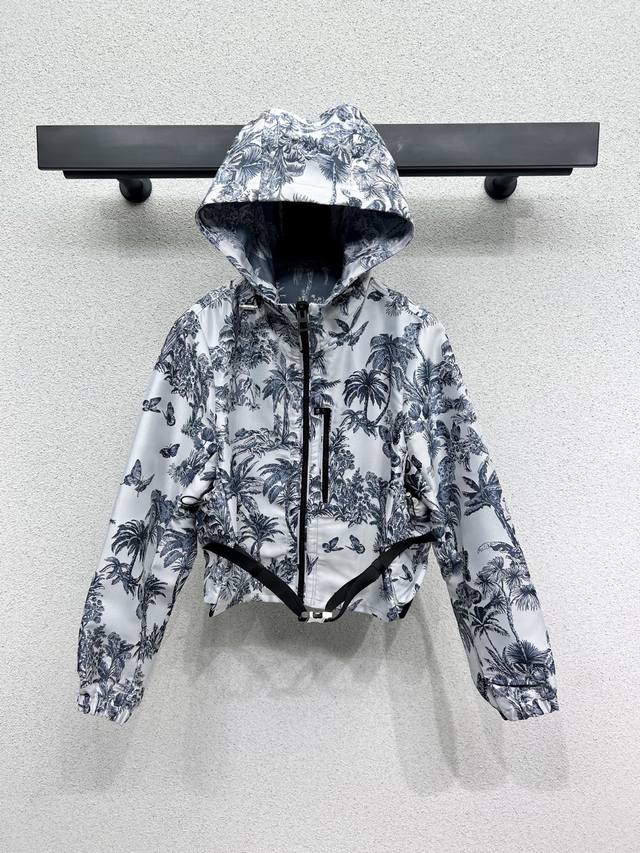 d's Series Of Butterfly Jacquard Hooded Jackets. The Jacquard Version Is Grea