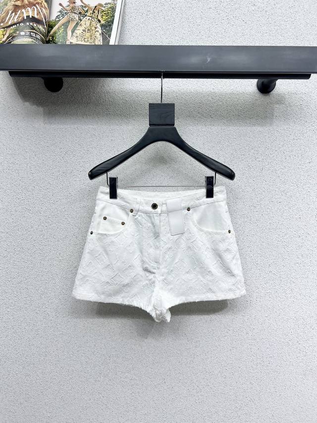 l Series Of Jacquard Denim Shorts. The Whole Series Is So Beautiful. The Spec