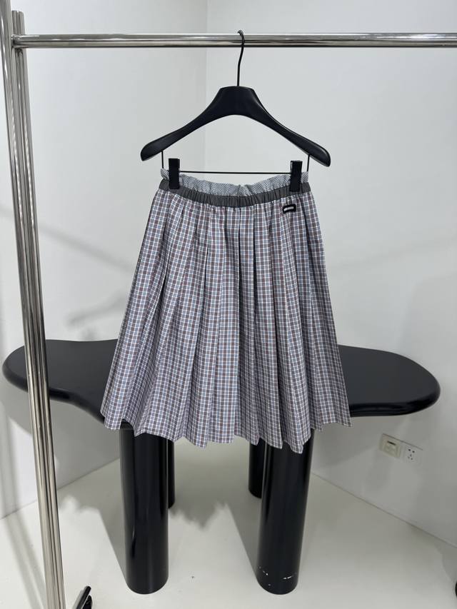 25 New Checkered Skirt Customized Yarn-Dyed Fabric Decorated With Brand Logo