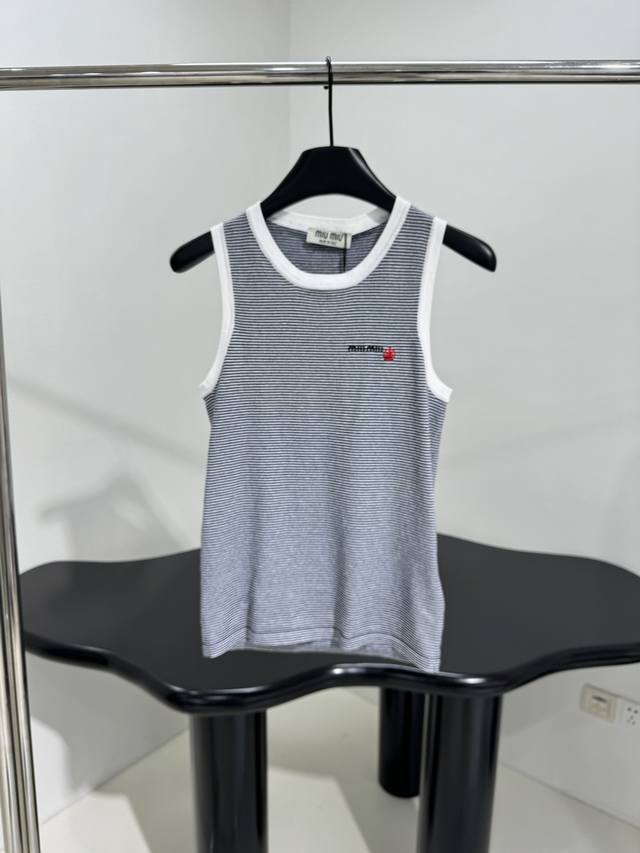 x Petit Bateau New Wool Striped Vest Soft Wool Fabric Age-Reducing Striped Pa
