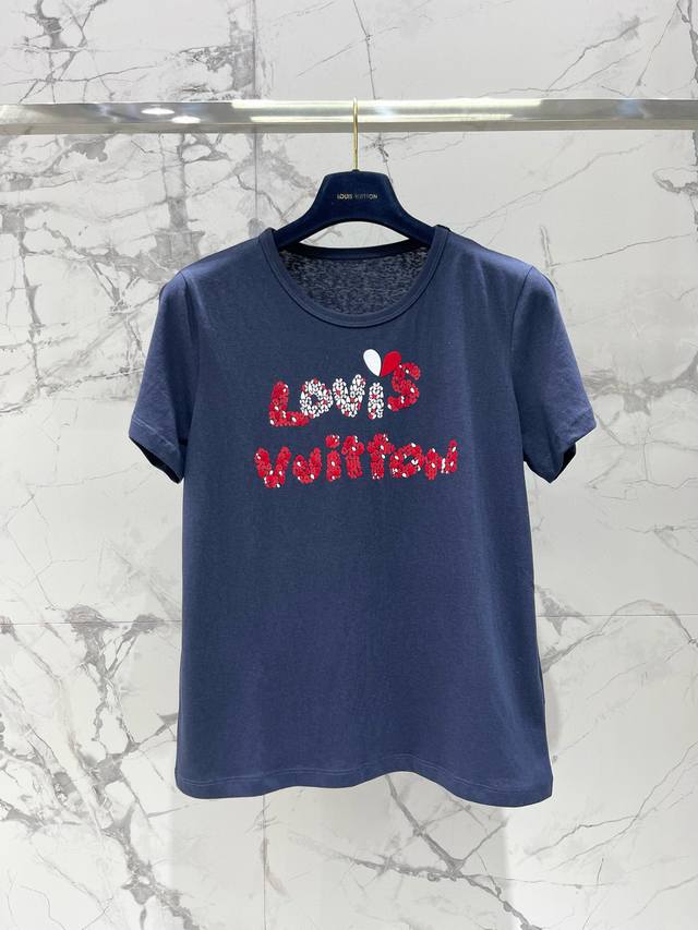 17717# Louisvuitto* Flocked Heart T-Shirt, Simple And Elegant Style Brand Log