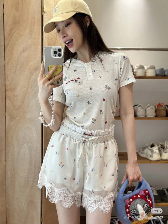 70699# Small Floral Top New Forde*R2025 New Custom-Made Surface And Accessori