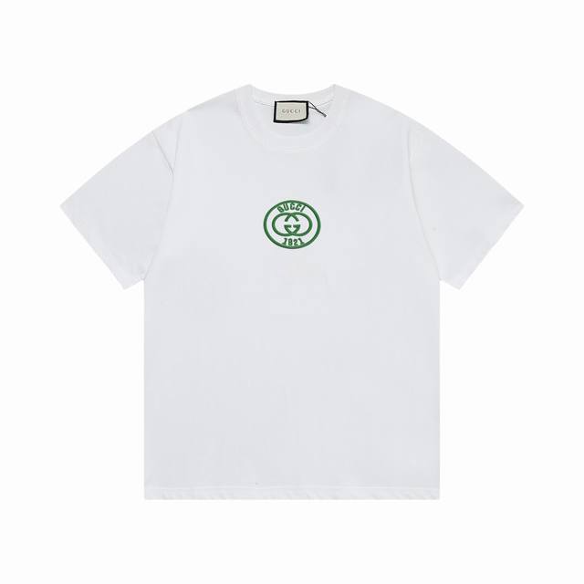 gucci New T-Shirt On Sale Gucci Logo Print Reverse Label Design On The Back 1