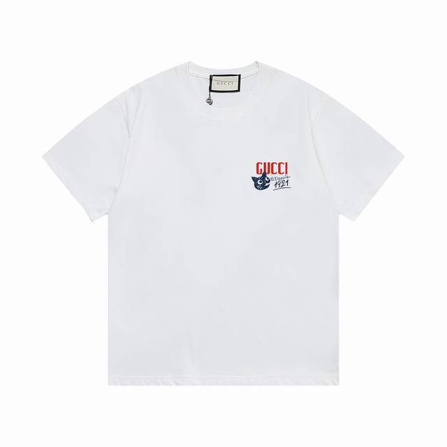 gucci New T-Shirt On Sale Gucci Logo Print Reverse Label Design On The Back 1