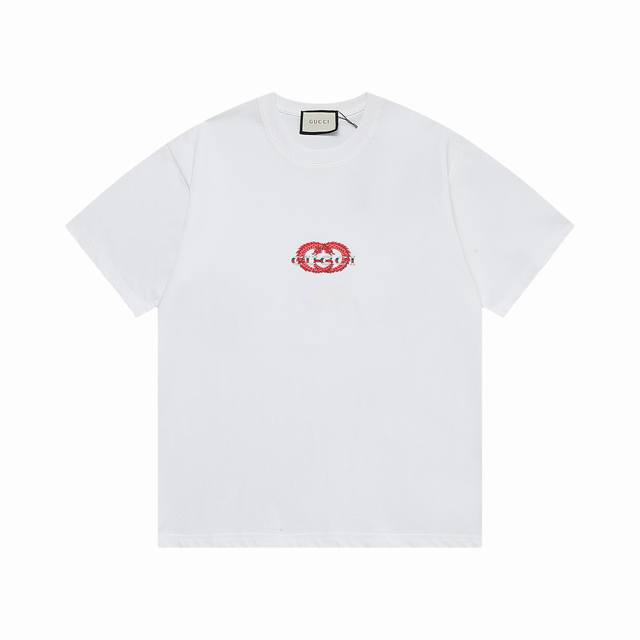 gucci New T-Shirt On Sale Gucci Logo Print Reverse Label Design On The Back 1