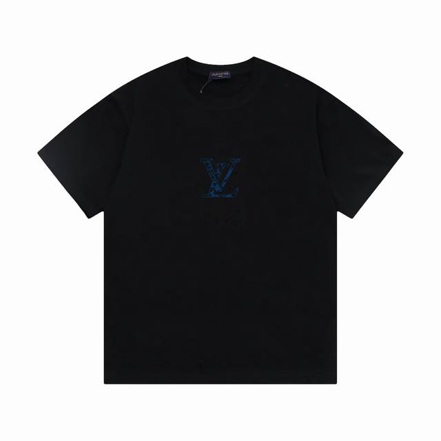 lv New Lvjia T-Shirt With Lv Logo Printed On The Back. 1:1 High Quality 100%