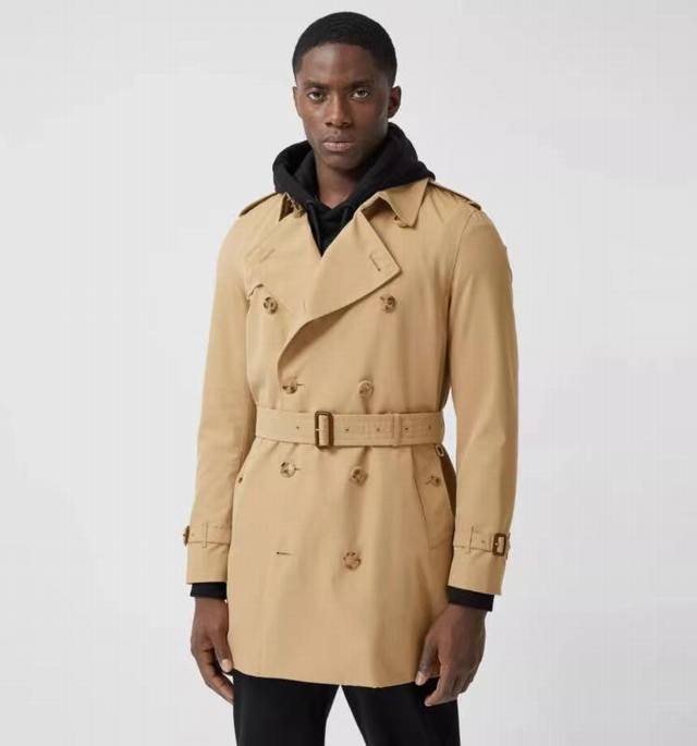 Men's Original Trench Coat From B&Q. Slim Fit. Selected Resin Buttons. Wimbledon