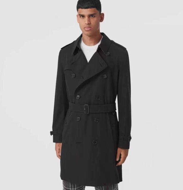Men's Original Trench Coat From B&Q With A Slim Fit And Selected Resin Buttons.