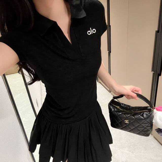 New Model Number 2013 Al0 Towel Embroidered T-Shirt In Black And White, Size Sml