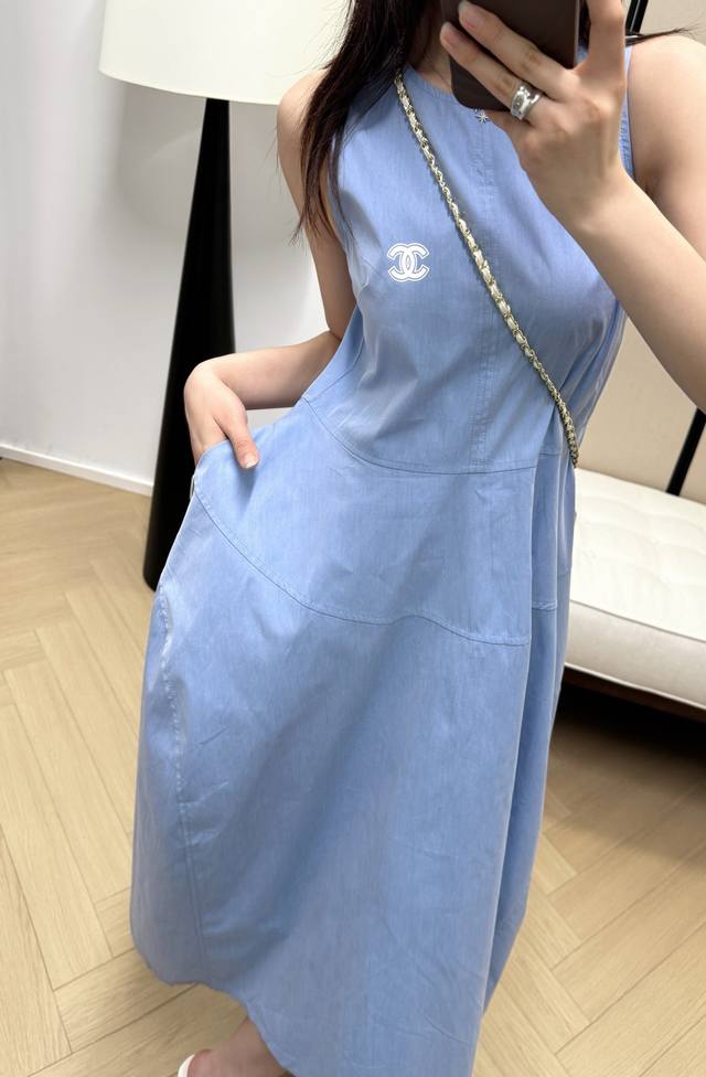 Xiaoxiang Spring And Summer New Contrast Color Printed Vest Puffy Dress Three Co