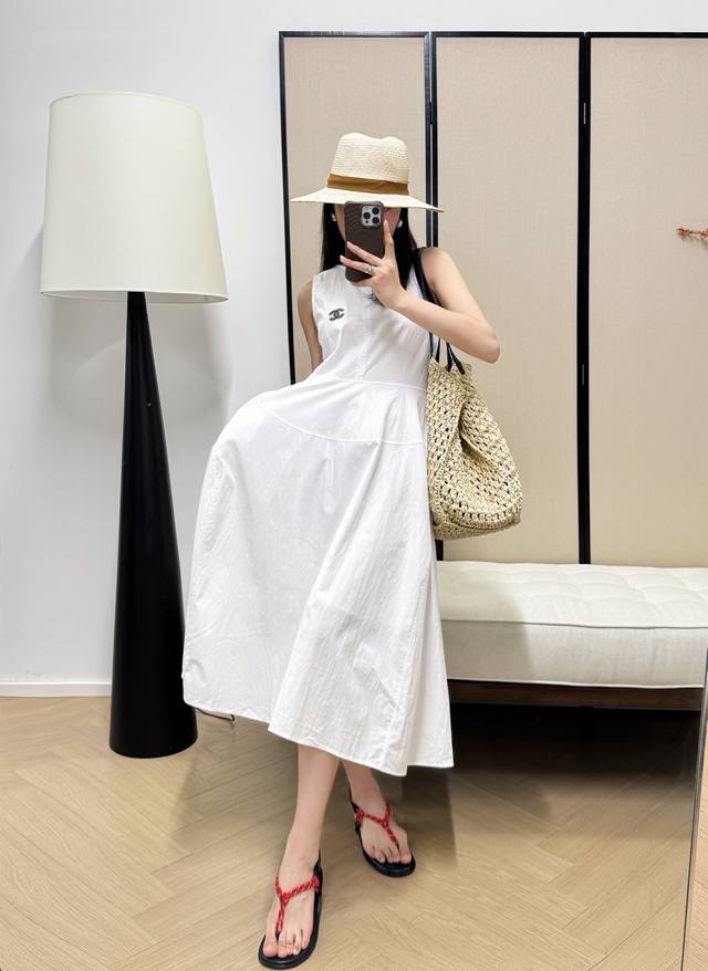 Xiaoxiang Spring And Summer New Contrast Color Printed Vest Puffy Dress Three Co