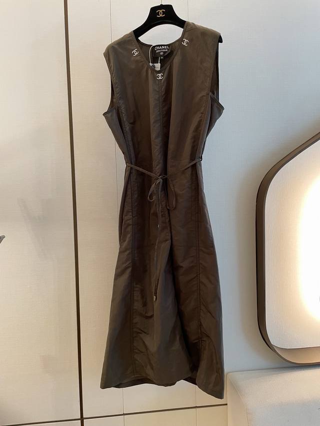 cc Sleeveless Straight Belt Dress Customized Fabric Is Light, Breathable And