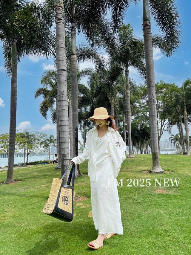Highly Recommend Chanel Long Skirt And Shirt Two-Piece Set. Made Of Tencel Linen