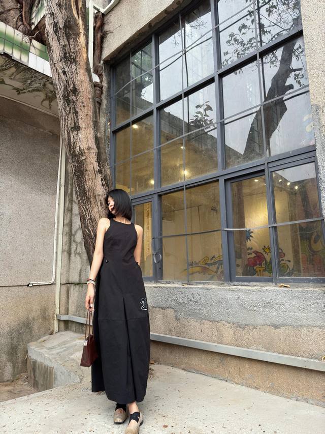 cc New Arrival Women's Long Dress Adopts Exquisite Tailoring To Modify The Fe