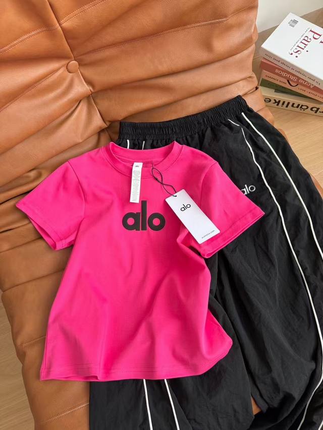 alo These Foam Printed Short-Sleeved T-Shirts Are Really Amazing The Color Is