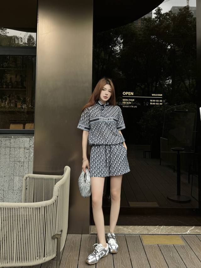 Highly Recommend Dio*2025 Spring And Summer New Classic Old Flower Shorts Suit.