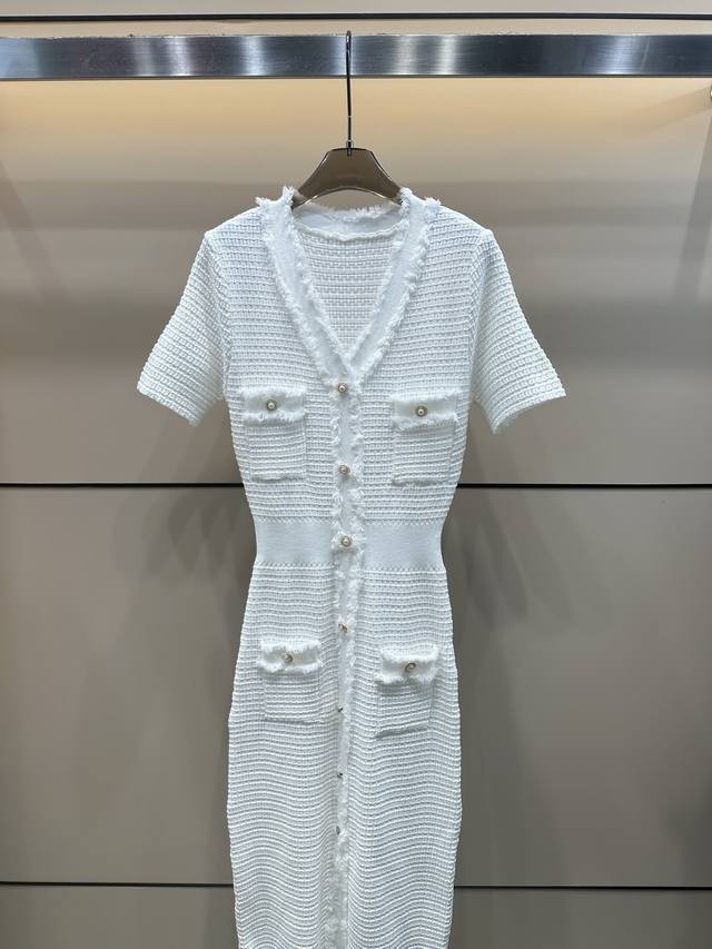 Style No.:82823 Chane 25 Summer New Lace V-Neck Knitted Short-Sleeved Dress