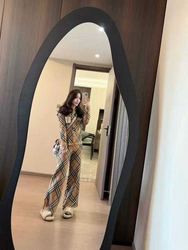 Suit Burberr* Classic Plaid Suit Yan Ke Tian Simple And Classic Elements