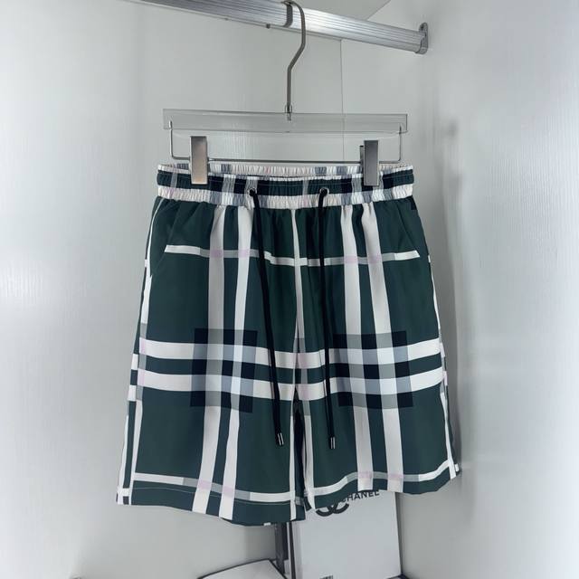 Burberry New Summer Men's Casual Shorts Beach Pants High-End Custom Polyester Fa