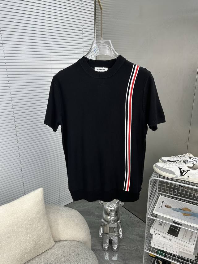 tb Thom Browne Tb Classic Four-Bar Basic Style. A Classic Model Worn Every Ye