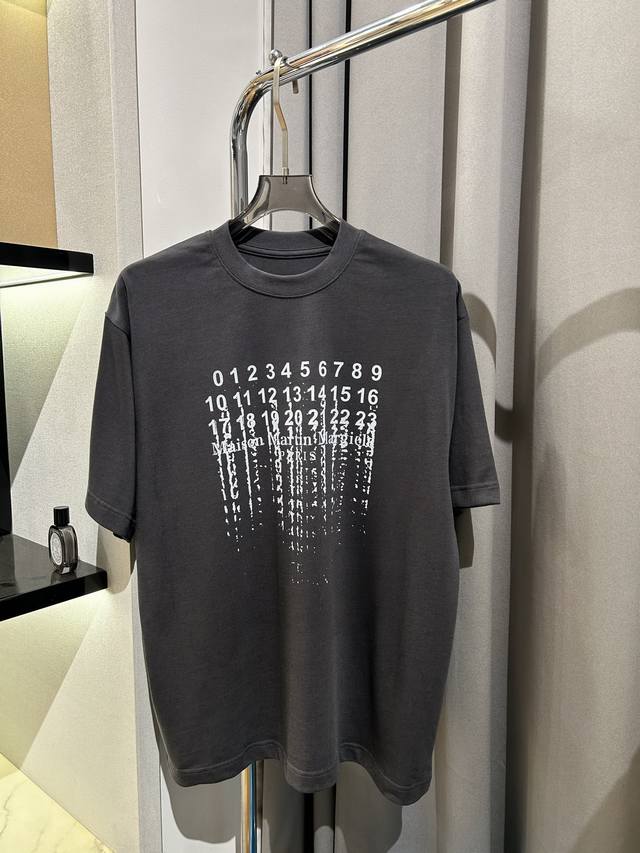 Margiela Digital Direct Injection Digital Barrage Waterfall Fluid Logo Printing