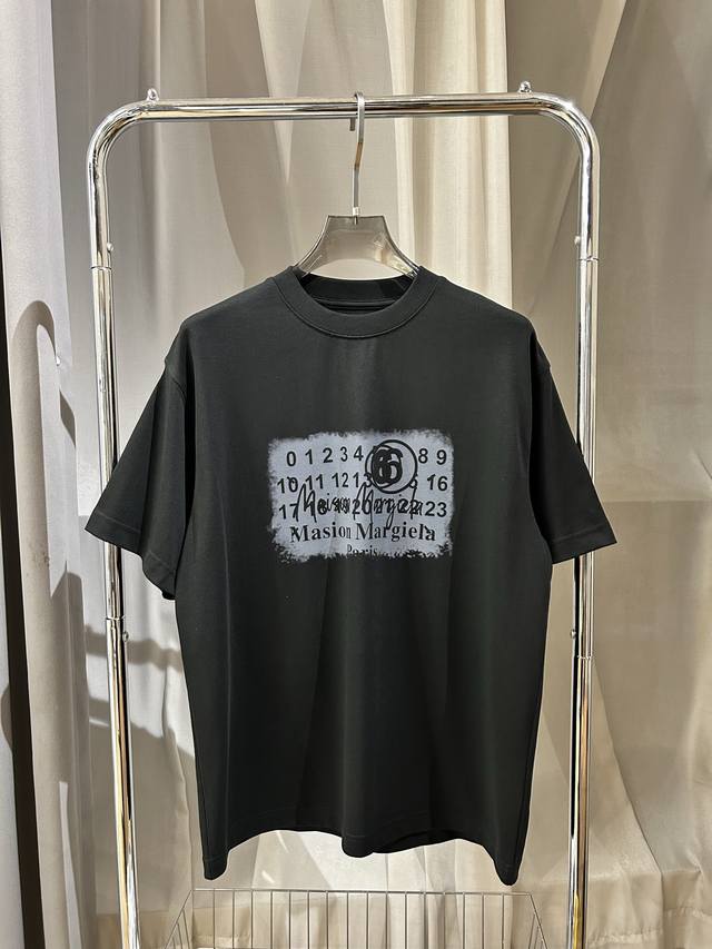 Margiela's New Mm6 Short-Sleeved Round Neck T-Shirt Design Is Avant-Garde And Fa