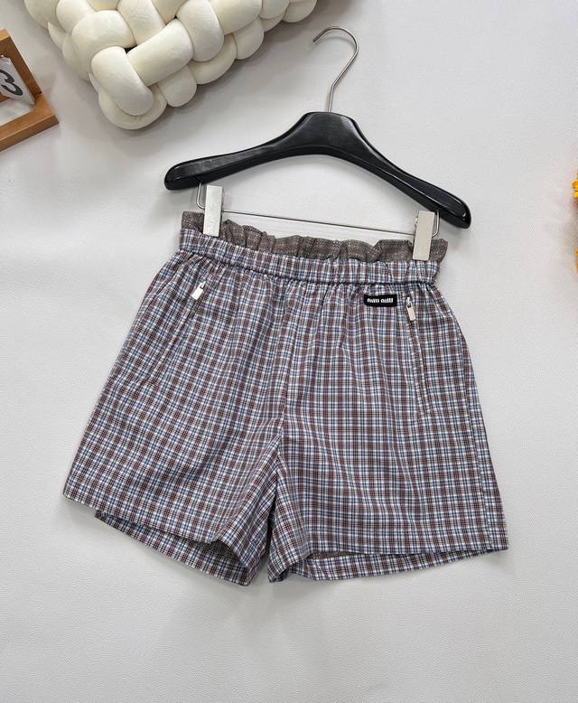 miumiu25Ss New Miu Miu Plaid Letter Patch Logo Shorts Classic Plaid Elements