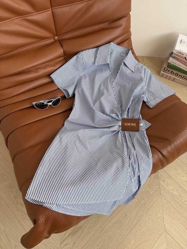 Has Style And Design Sense 25Ss Leather Brand Decoration Irregular Pleated Dress