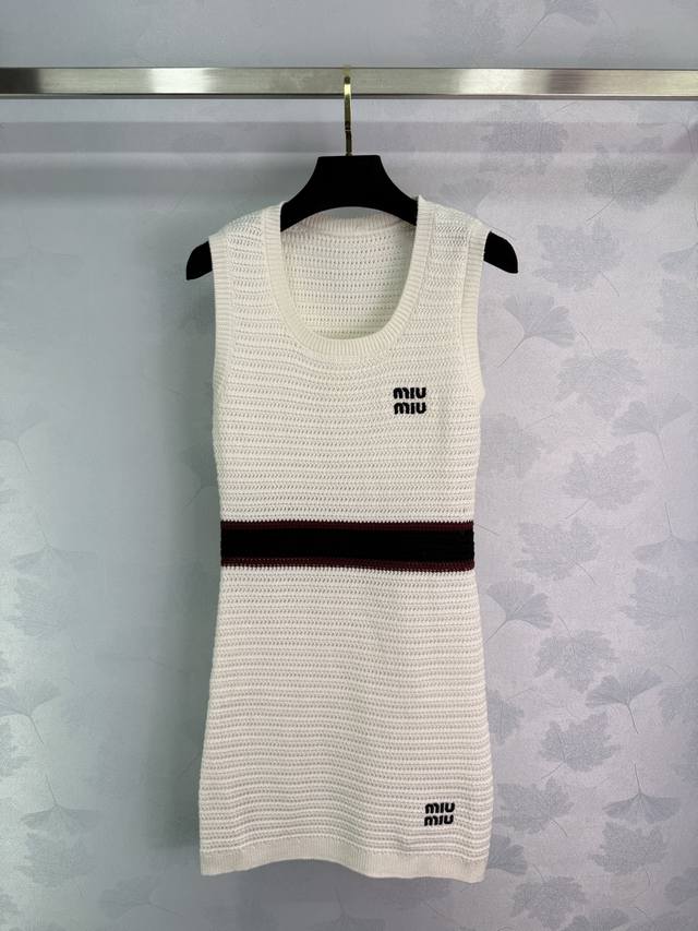 miu Mi White Knitted Vest Dress Classic Round Neck Design Perfectly Shows The