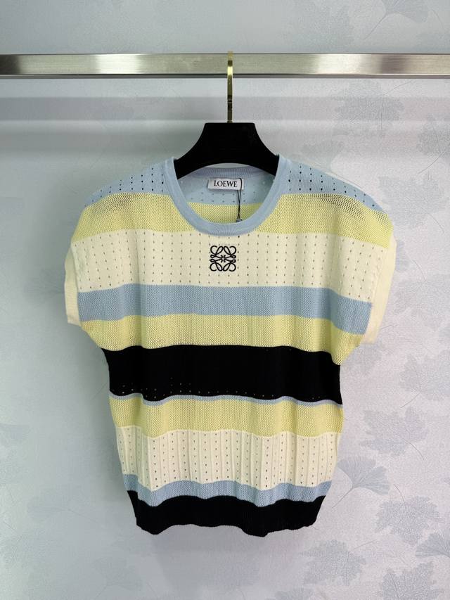 Loew's New Round-Neck Color-Blocked Knitted Short-Sleeved Shirt Is Full Of Vital