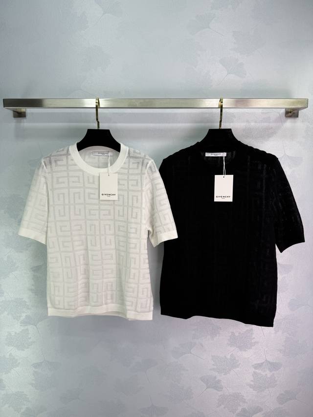 Givench* Classic Old Flower Pattern Short-Sleeved Knitted Top In Black And White