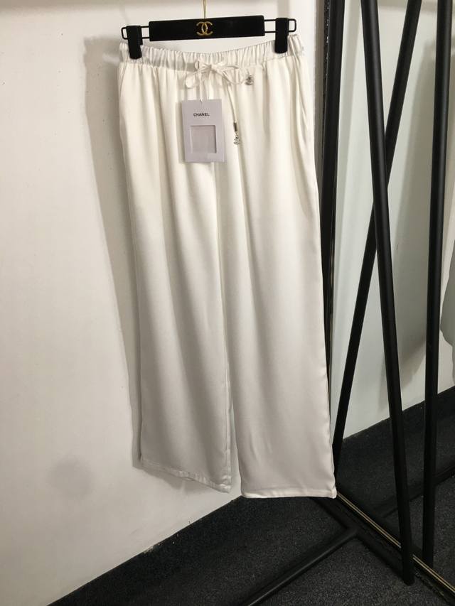 Style No. 20253281 Chane* New Diamond Logo Hardware Drawstring Elastic Waist Sol