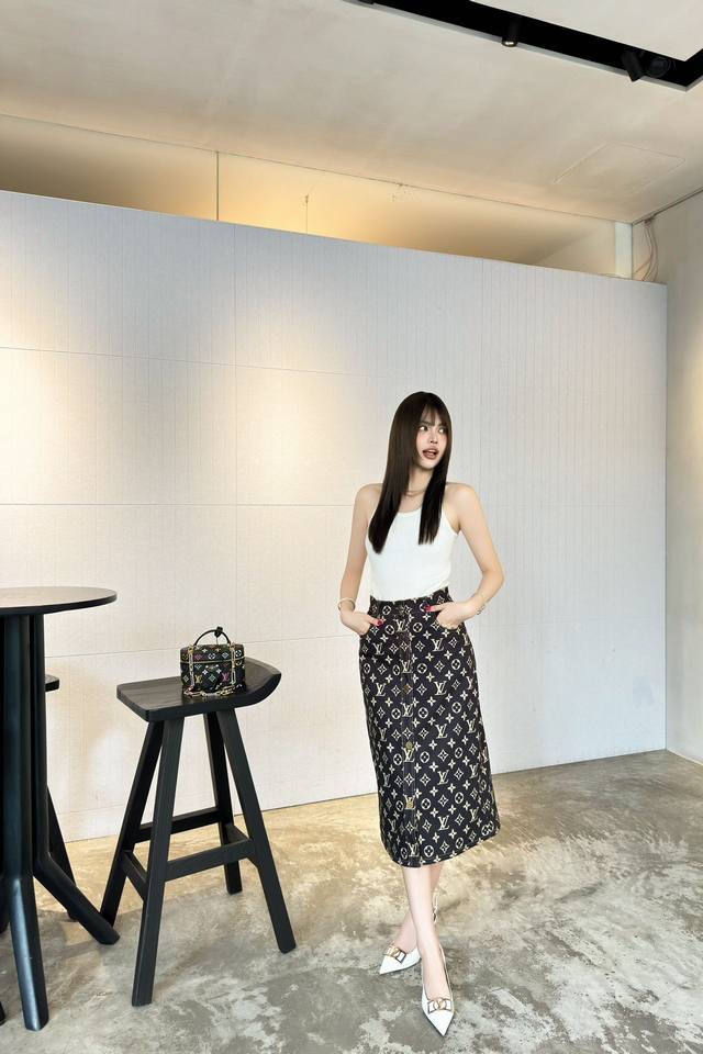 louis Vuitto* 25Ss Spring And Summer New Classic Monogram Print Button Skirt