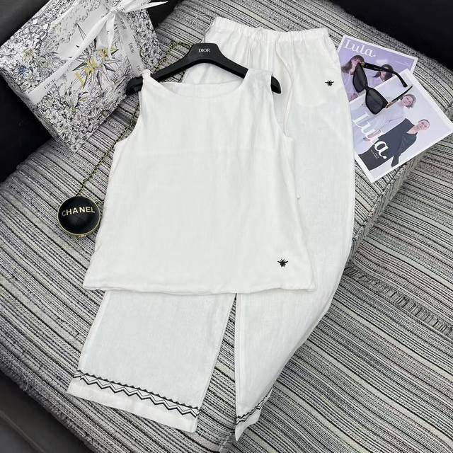 Strongly Recommends The 25Th Year Early Spring And Summer Series Di* New Vest To