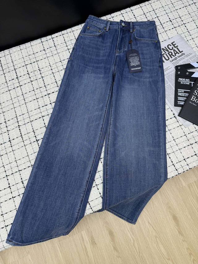 louis Vuitto*25 New Style Straight Jeans With Contrasting Embroidery On The B
