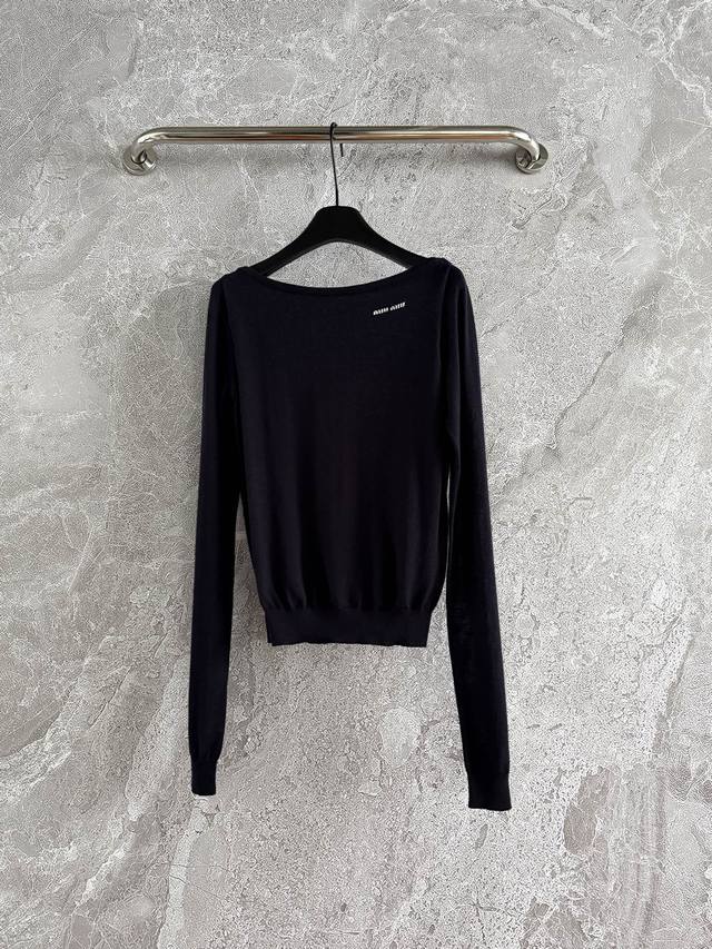 In Stock Model No. 2P Off-Shoulder Sweater Blue Blue Blue When The Light Is Good