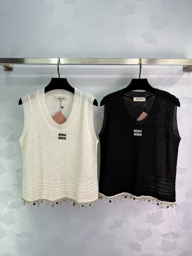 miu Mi Black And White Knitted Vest With Exquisite Small Pearl Beads, Adding