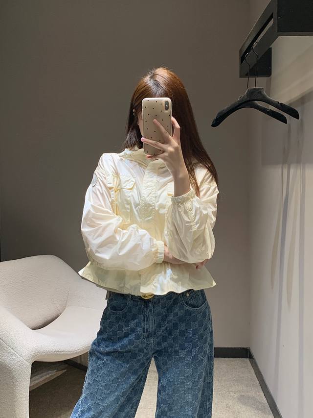 moncle* 25Ss Spring And Summer New Waisted Hem Hooded Sun Protection Jacket |