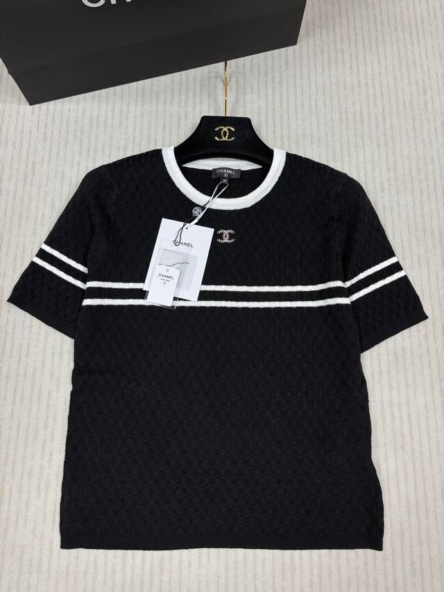 chane*25 Spring And Summer New Knitted Round Neck Short Sleeves Neckline Cont