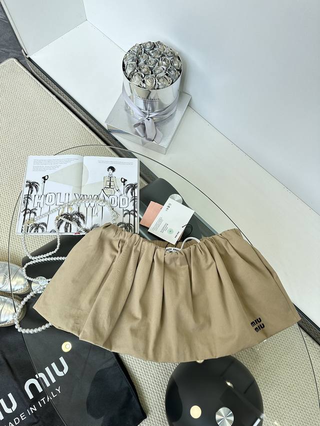 25Ss Hot Girls Can Look Over Here And Buy This Skirt Directly. Once You Put I