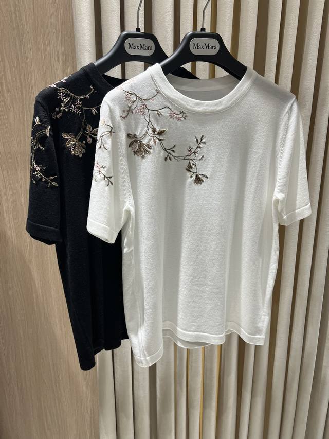 dio Tencel Wool Embroidered T-Shirt Simple Yet Sophisticated Design This T-Sh